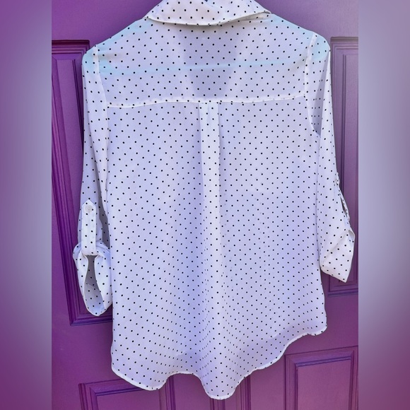 BCX silky lightweight blouse with black dot print Size small - Picture 3 of 5